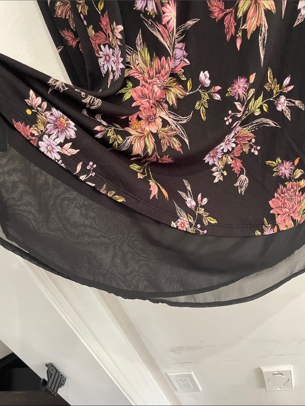 PER UNA Marks Spencer Black Pink Floral Sequin Mesh Hem Tunic Top US 8 M - Picture 13 of 14